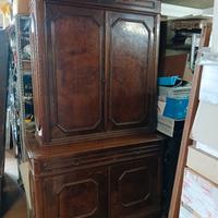 credenza con alzata 