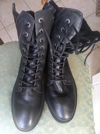 Stradivarius stivaletti bassi