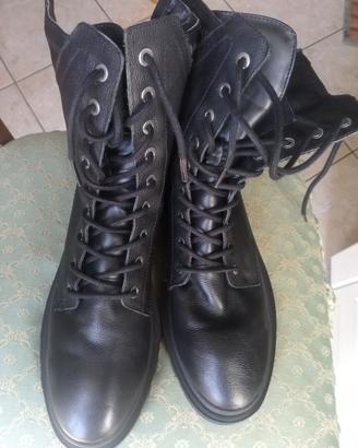 Stradivarius stivaletti bassi