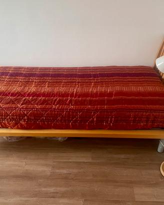 Letto singolo completo di materasso e rete a doghe