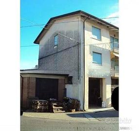 Immobile in asta di 270 m² con più di 5 locali a T