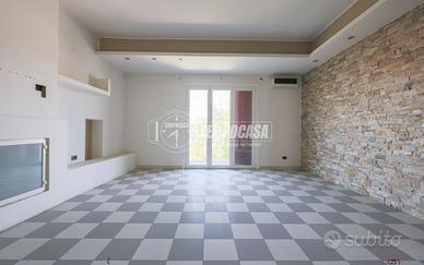 INTERA PALAZZINA TERRA-CIELO DI 308 MQ!!!