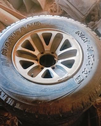  Pajero 2.5  v20  gomme e cerchi 