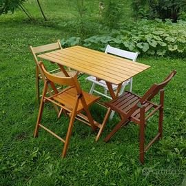 TAVOLO E SEDIE PIEGHEVOLI 