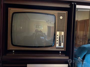 TELEVISORE VINTAGE “INDESIT”