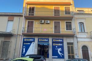 Intero stabile 750mq