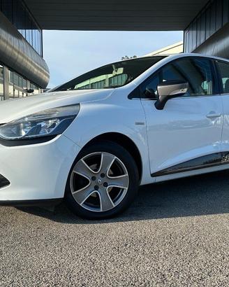 RENAULT Clio 1.5 dCi 8V 75CV 5P. Costume Nationa