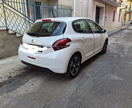 Peugeot 208 anno 2016