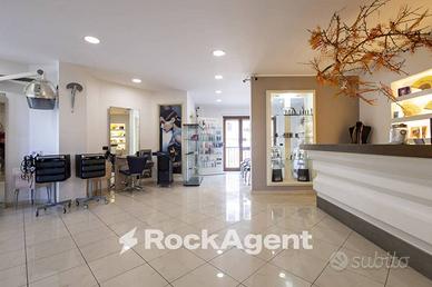 LOCALE COMMERCIALE IN STABILE DI RAPPRE