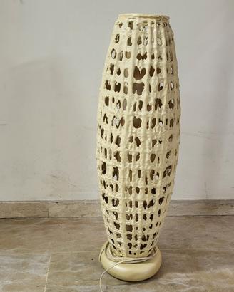 lampada di design in resina