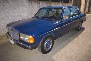 Mercedes w123 200D