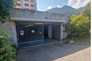 Ampio box auto in zona centrale