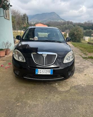 lancia y 1.2 69cv anno 2011