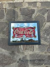 DELICIOUS AND REFRESHING DRINK Coca-Cola