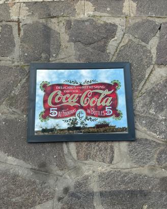DELICIOUS AND REFRESHING DRINK Coca-Cola