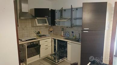 Cucina ad angolo completa