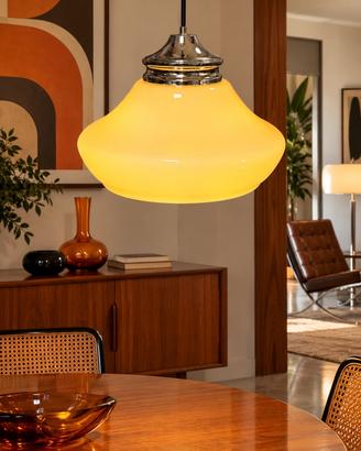 Lampadario vintage 70’s in vetro opalino giallo