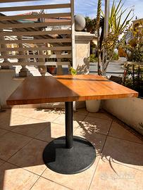 Tavolo  in legno con gambe in ferro