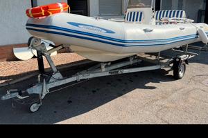 Gommone zodiac, carrello e motore