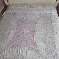 Copriletto sfilato siciliano ricamato a mano  