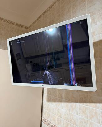 Smart tv LG 32 pollici SCHERMO ROTTO