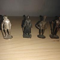 11 soldatini in metallo molto vecchi, h 3 cm