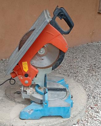 Troncatrice per legno