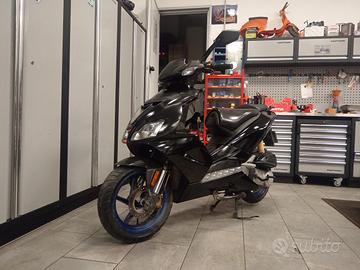 Aprilia sr 50 r factory 2 t scooter