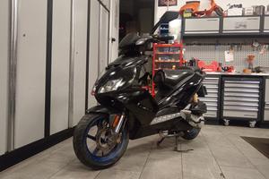 Aprilia sr 50 r factory 2 t scooter