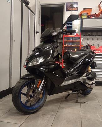 Aprilia sr 50 r factory 2 t scooter