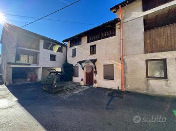 CASA DI CORTE A VALLI DEL PASUBIO