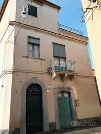 Palazzetto indipendente + terrazza e garage