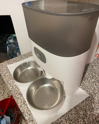 distributore automatico cibo gatti/cani