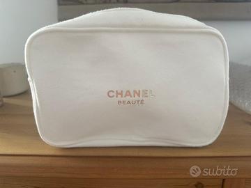 Pochette make up Chanel in panno bianco cm  24x16