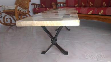 Tavolino in marmo pregiato