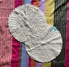 Federa cuscini tondi realizzati con l’uncinetto