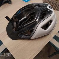 Casco per bici adatto a bambini e ragazzi