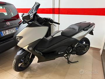 Yamaha Tmax 530 con solo 17000 km