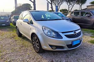 OPEL Corsa 1.3d 75cv OK NEOPATENTATI CLIMA STERE