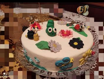 Torta finta in pasta di zucchero