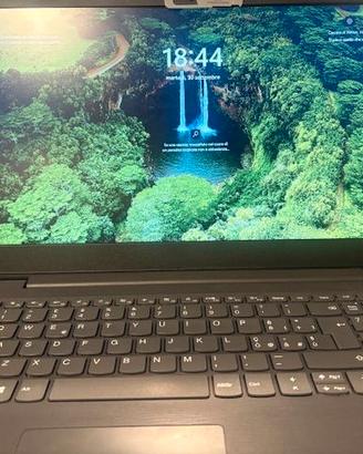 portatile Lenovo V15 ADA