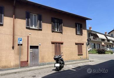 Immobile in asta di 68 m² con 1 locale a Besana in