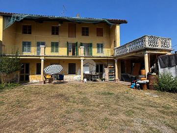 CASA SEMINDIPENDENTE A IVREA