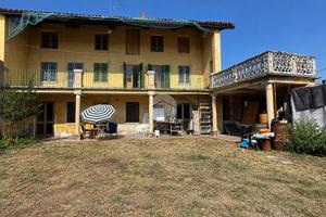 CASA SEMINDIPENDENTE A IVREA