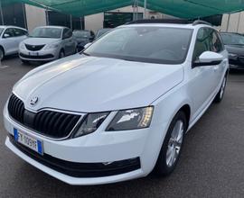 Skoda Octavia SW 2.0 150 CV DSG Tetto Apribile Exe