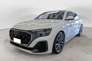 Audi Q8 55 TFSI e 290kW quattro tip. S Line E...