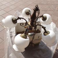 Lampadario Legno/Ottone con vetro soffiato