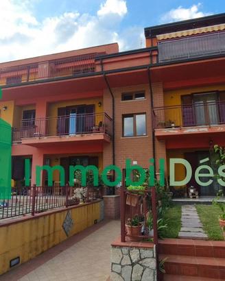 Appartamento di 91 m² con 5 locali e box auto a Ti