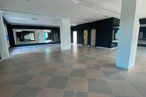 Immobile di 200 m² con 2 locali a Carini