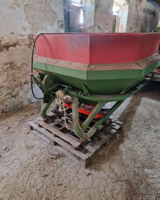 Spandiconcime Amazone ZA- F 804r